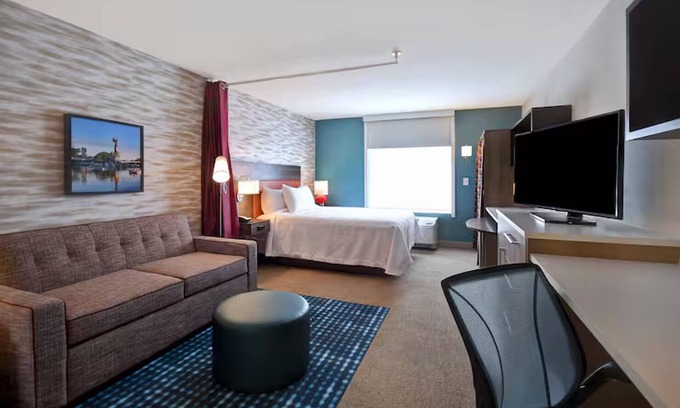 Wichita Hotel | Roomy Suite for a Relaxing Stay – Close to Exciting Wichita Spots