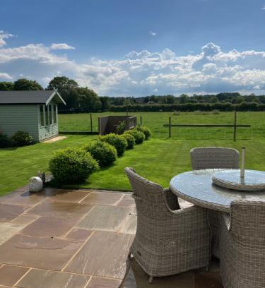 Melton Constable Bed & Breakfast | Roper Bungalow