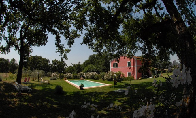 San Lorenzo Nuovo Apartment | Rosa: apartment in farmhouse