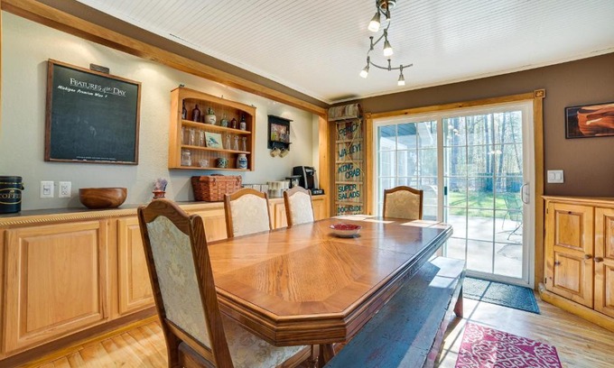 Higgins Lake House | Roscommon Vacation Rental about 1 Mi to Higgins Lake!