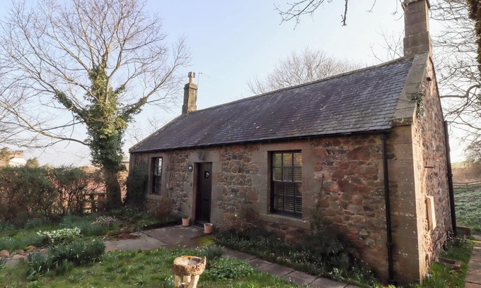 Akeld Cottage | ROSE COTTAGE, pet friendly, with a garden in Wooler