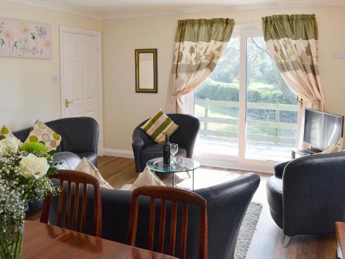 Liskeard House | Rosecraddoc Manor - Riverview