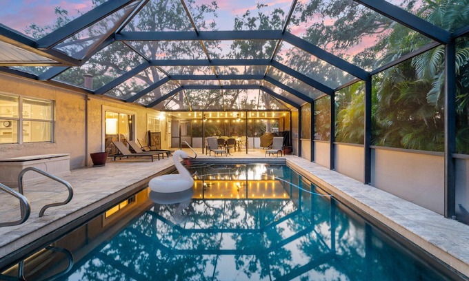 South Sarasota House | Roselawn St | Private Pool, Covered Patio + Fire Pit!