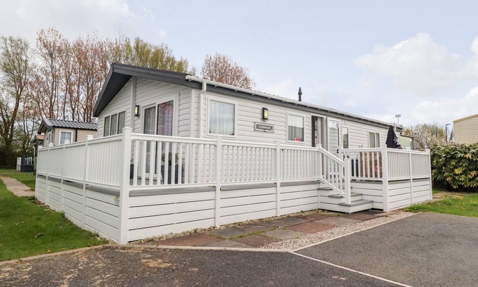 Morecambe Cottage | ROSELLA 38, pet friendly, country holiday cottage in Morecambe