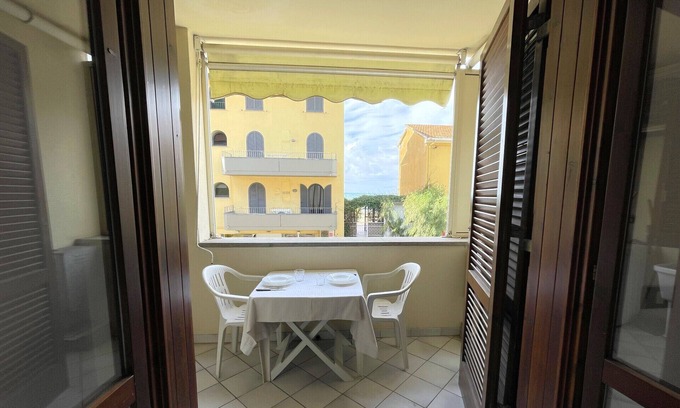 Castiglione della Pescaia Apartment | Rosina, 50 metri dal mare con clima e balcone