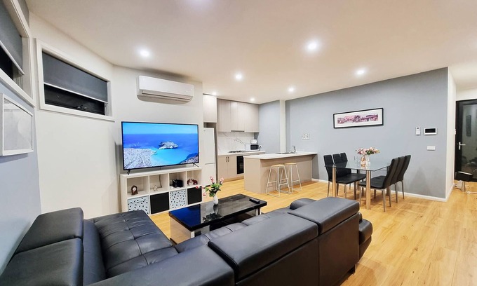 Sunshine North House | Rosie Townhouse - Modern and comfortable home