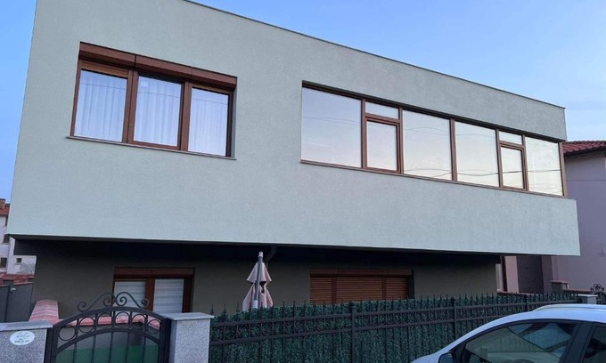 Sarafovo House | Ross Holiday Home