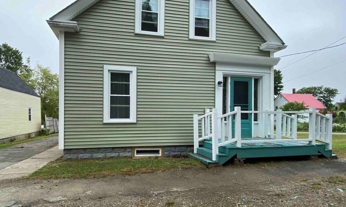 Eastport House | Rossport by the Sea - Downtown Eastport 14 3rd St. Apt. 1
