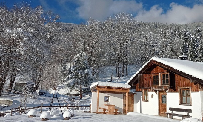 Stans House | Rossweid hut with a fantastic view