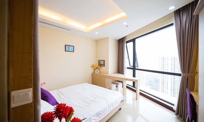 Thanh Xuan Apartment | Rosy 5★ Royal City Hanoi ♥Luxury 3 BR Apt-King bed