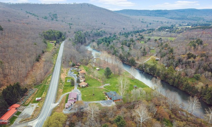 Sabinsville Cabin | Rough Cut Lodge - Suite 6