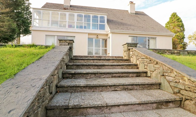Kenmare House | ROUGHTY BRIDGE VIEW, family friendly in Kenmare, County Kerry