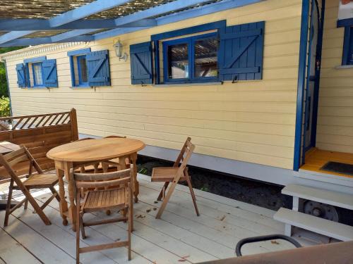 Pontorson Ski Chalet | Roulotte au pied du Mont Saint Michel