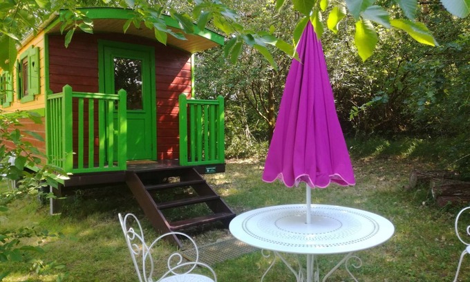 Saint-Maime-de-Pereyrol Ski Chalet | Roulotte des Saules, natural and peaceful!