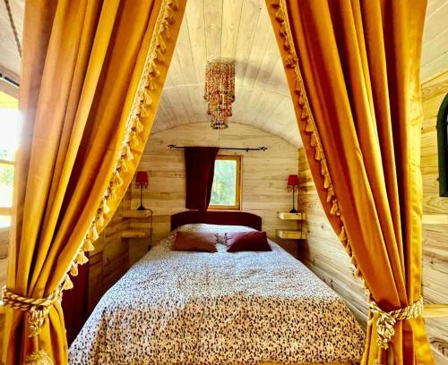 Labouheyre Apartment | Roulotte insolite en pleine forêt- Domaine Temali