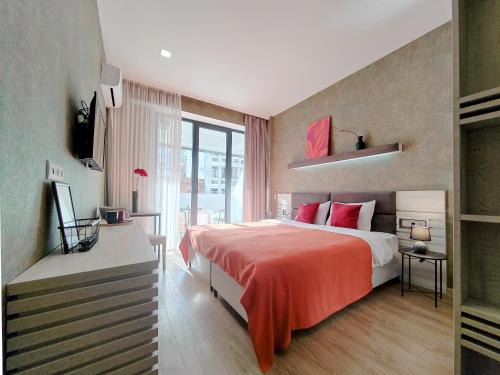 Vake Hotel | Round Garden Hotel