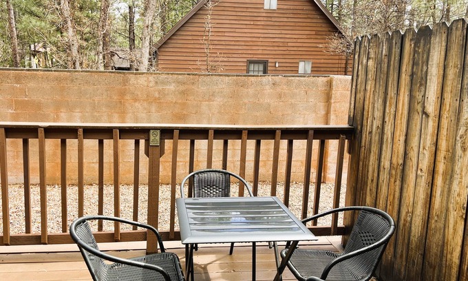 Pinetop Apartment | Roundhouse Resort