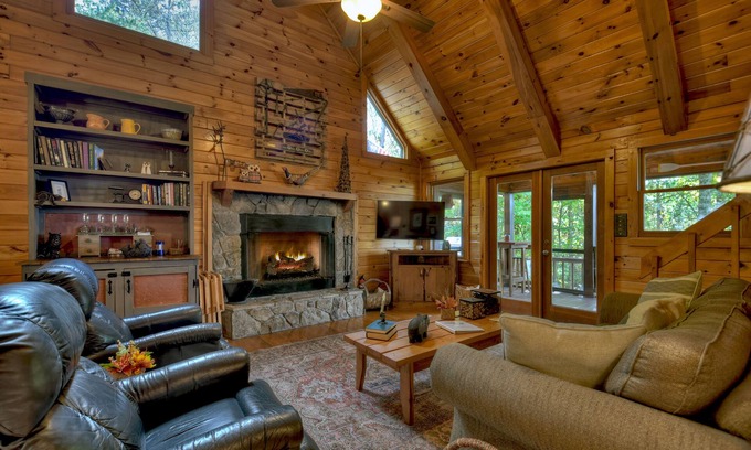 My Mountain Cabin | Roux House, Great View, Porch Swing Bed, Hot Tub