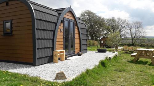 Laneast Apartment | Rowan Eco Cabin - Sleeps 2 - Valley View