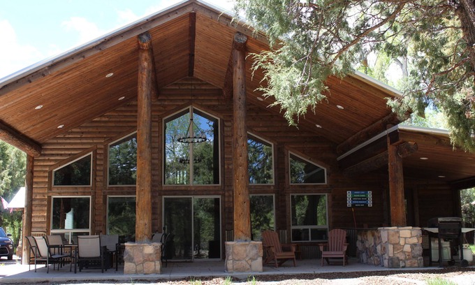 South Fork House | Rowan the Rio Hot Tub on Rio
