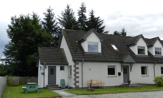 Newtonmore House | Rowanlea, Modern, spacious house in Newtonmore