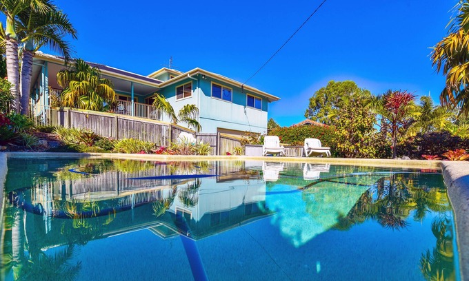 Sunrise Beach House | ROWENA'S BEACH RETREAT