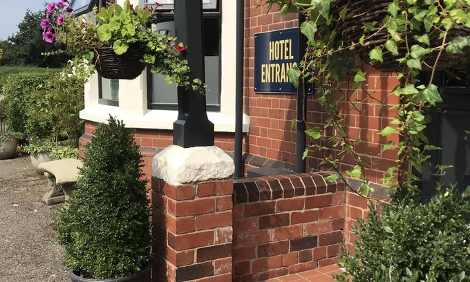 Rowton Hotel | Rowton Poplars Hotel