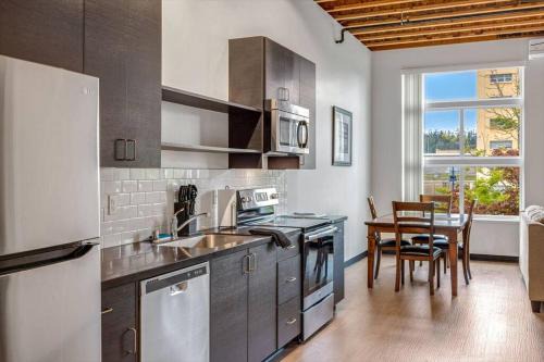 Bremerton House | Roxy Condo #203