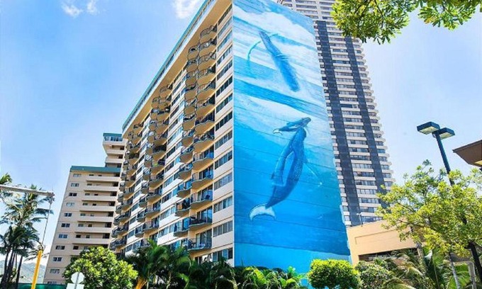 McCully - Moiliili Apartment | Royal Aloha Waikiki Beach