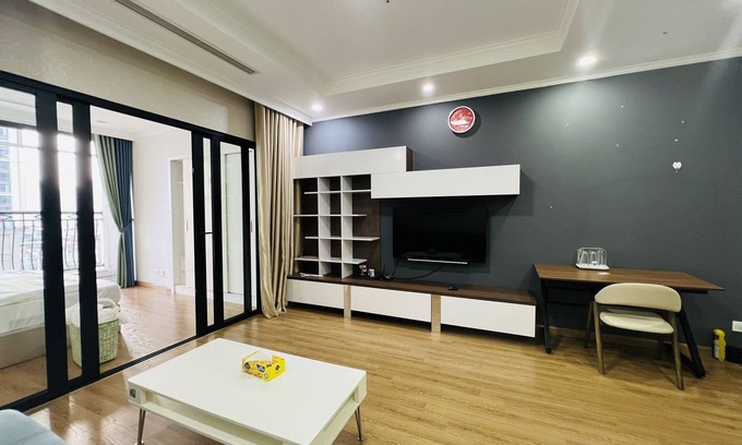 Thanh Xuan Apartment | Royal City 1 Br Apartment - Friendly/Cozy