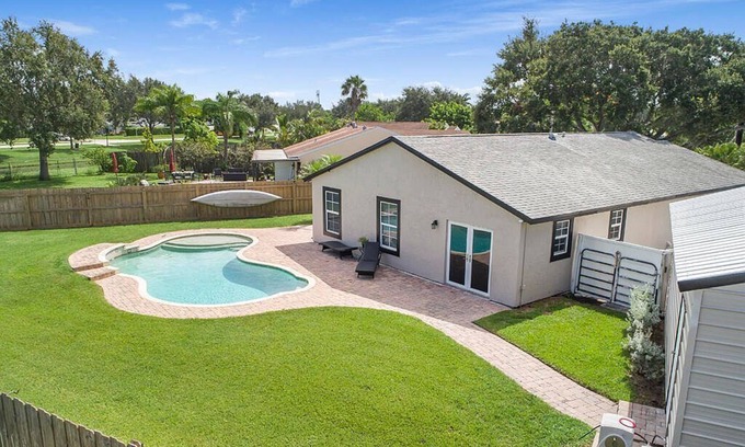 Royal Palm Beach House | Royal Equestrian Haven Luxury Paradise Escape