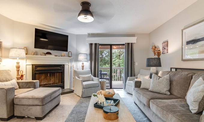 Bald Head Island Condo | Royal James Condo-Perfect for families, neighborhood pool, golf cart included BOTH clubs Available