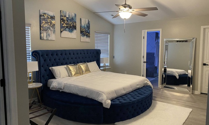 Hampton House | Royal King&Queen bed Luxury Resort 5 mins to beach