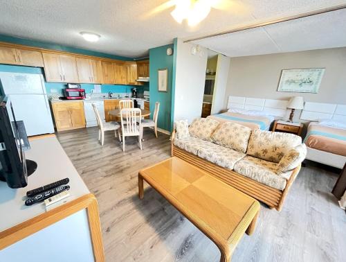 Waikiki House | Royal Kuhio 2302 - Spacious Studio with Stunning Mountain Views in the Heart of Waikiki!