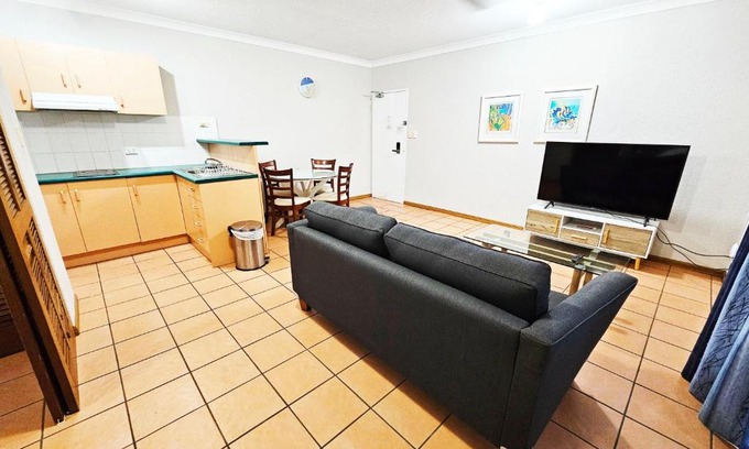 Cairns North Apartment | Royal Palm Villas