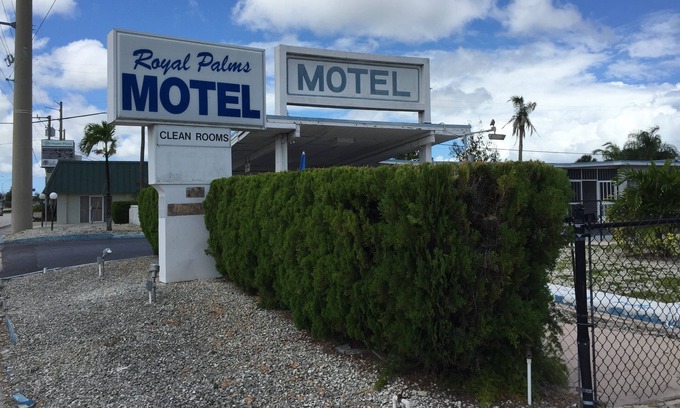 Stuart Hotel | Royal Palms Motel