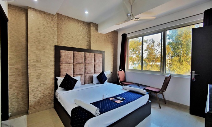 Zirakpur Hotel | Royal Regency