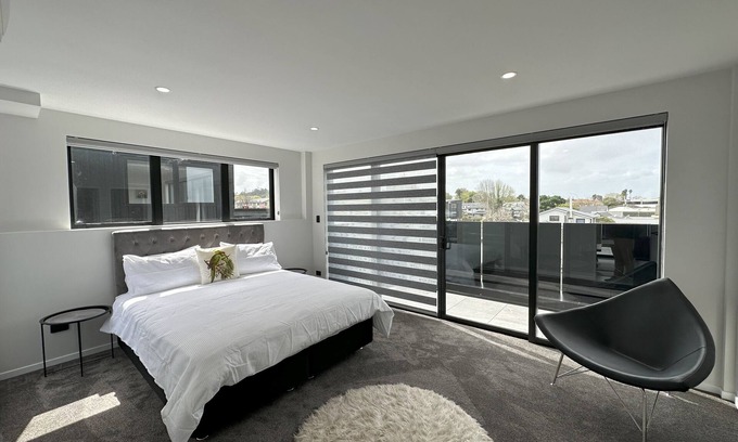 Royal Oak Apartment | Royal Residency