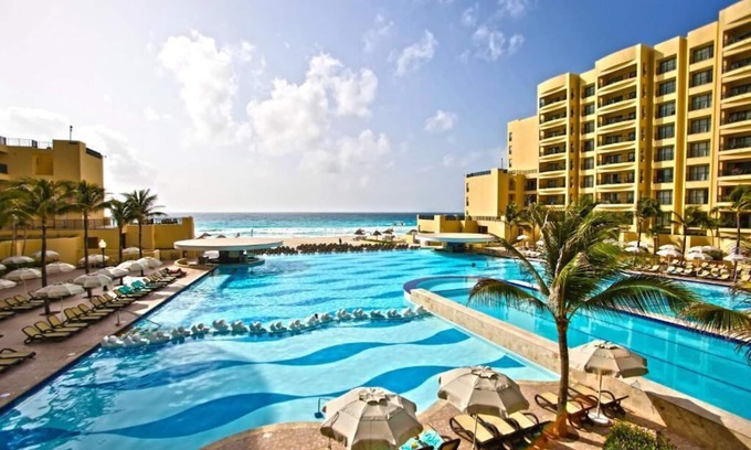 Zona Hotelera Villa | Royal Sands Resort and Spa 2 Bedroom Villa, Sleeps 6 Oceanfront resort