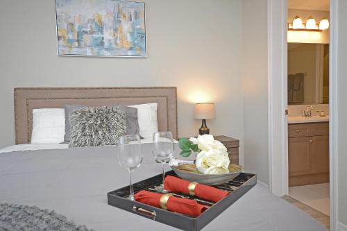 Oakville Apartment | Royal Stays Townhome Collection - 3 Bedroom Townhome in Oakville