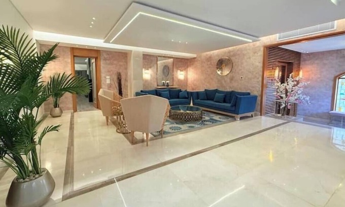The 5th Settlement Apartment | Royal Suite with Private Entrance & Family Garden