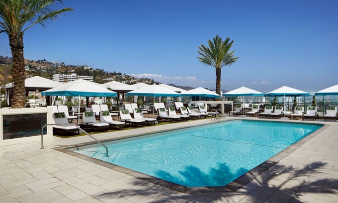 Norma Triangle House | Royal Vista Suite at The London West w/Rooftop Pool Near Beverly Hills