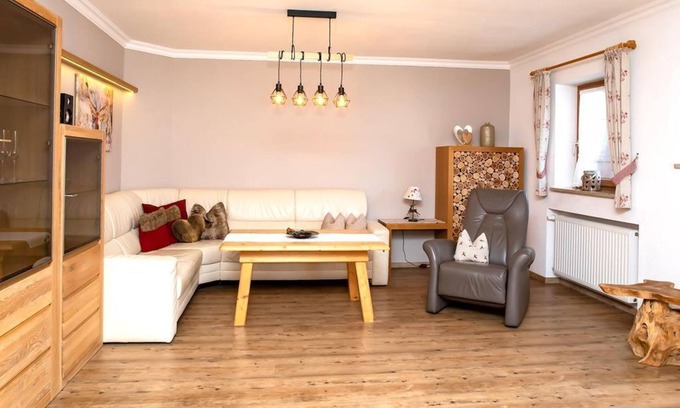 Kruen Apartment | "Rubin" apartment, 2 bedrooms, bathroom, toilet - Haller, guest house