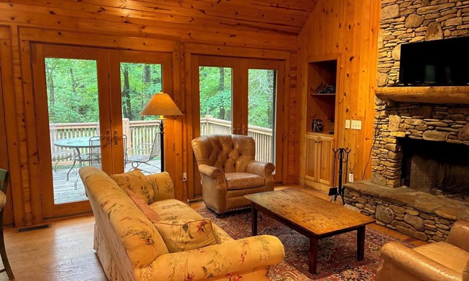 Wiley Cottage | Ruby Cottage at Splendor Mountain Estate
