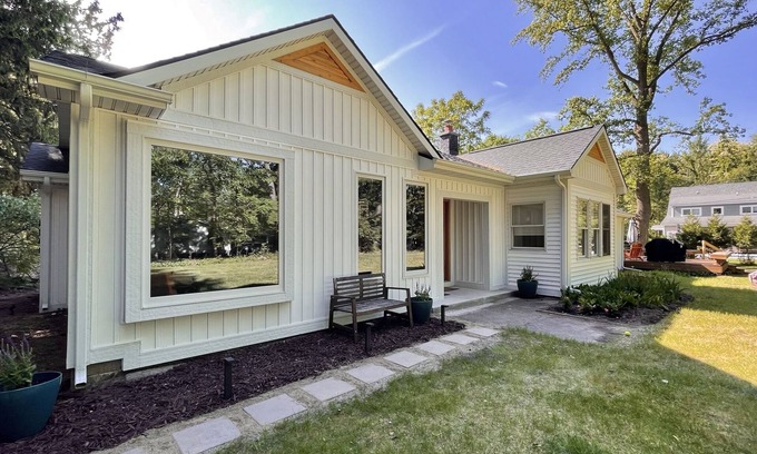 Harbert House | Ruby's Retreat - 3BR cottage in Sawyer near Warren Dunes