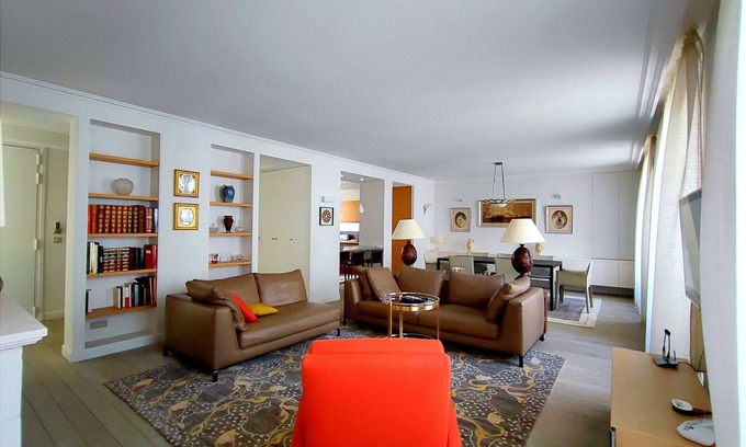 Saint-Thomas-d'Aquin Apartment | Rue de l'Université - Paris 7 - 407036