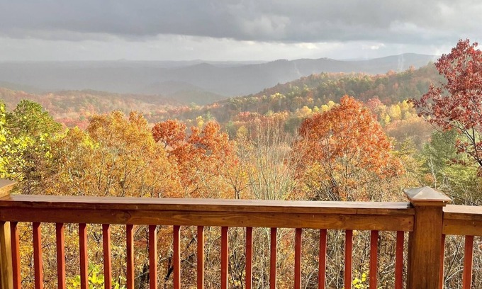 Screamer Mountain House | Rue with a View – Picturesque Mountain Views