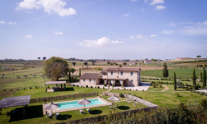 Cortona Old Town Villa | Rugantina- Large Tuscan countryhouse with private big pool and gardens, sleeps14