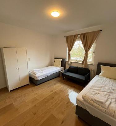 Neumuenster Apartment | Ruhig gelegene Unterkünfte im Norden - Viel Platz für Gruppen und Monteure