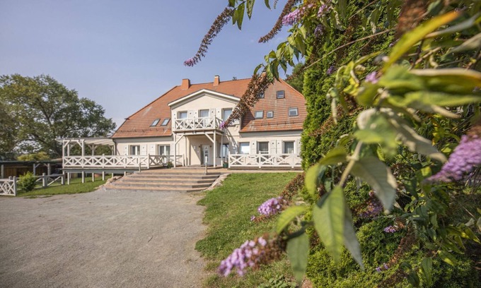 Bergen auf Ruegen Apartment | Ruhig und Idyllische Lage, Ahoi Erlebnisbad Gratis - Gutshaus Silvitz Fewo 03 - Gutshaus Silvitz